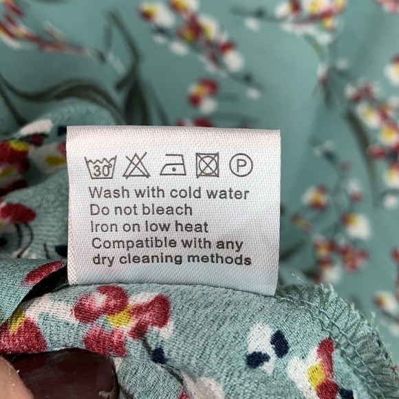 Belongsci tiny floral print blouse V neck balloon sleeve soft green tunic top - Picture 8 of 9